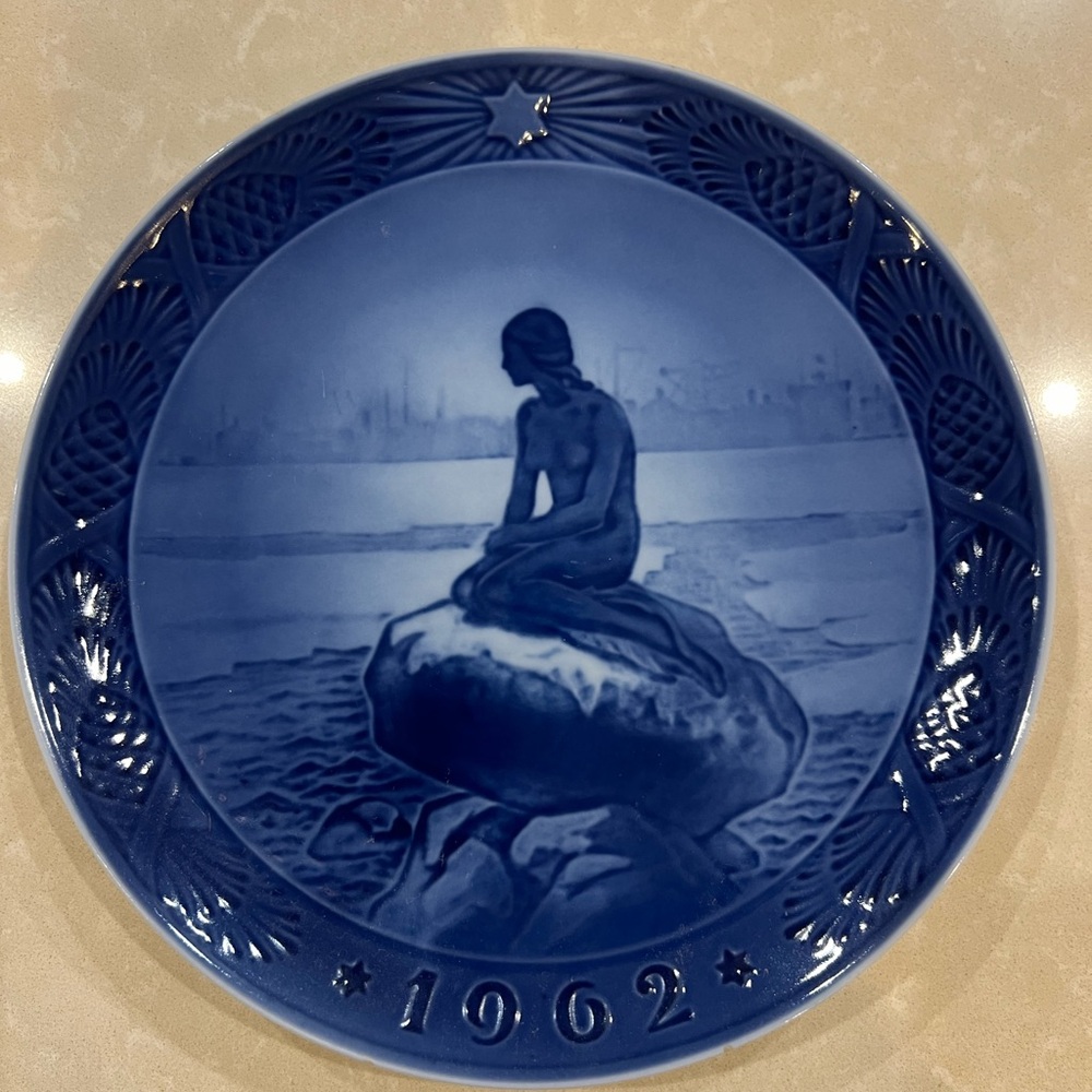 Royal Copenhagen plate 1962